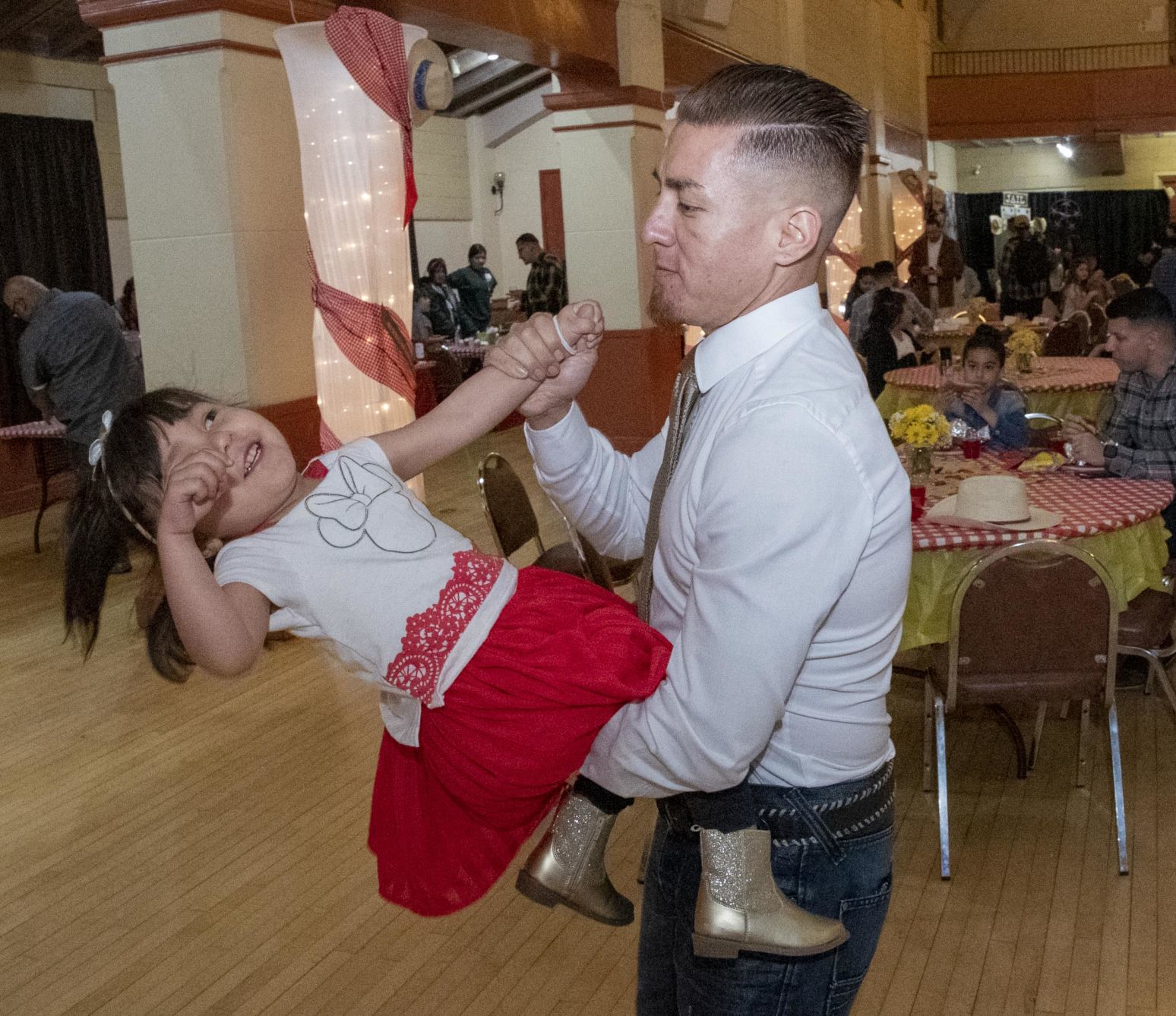 020820 Father Daughter Dance 01.jpg